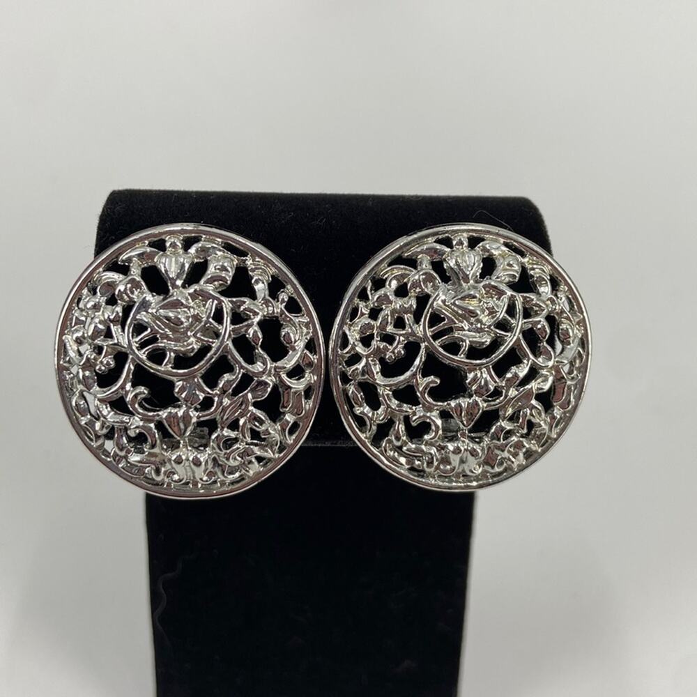 Sarah Coventry silver tone clip on earrings